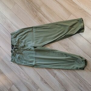 Liverpool Olive Straight Pant